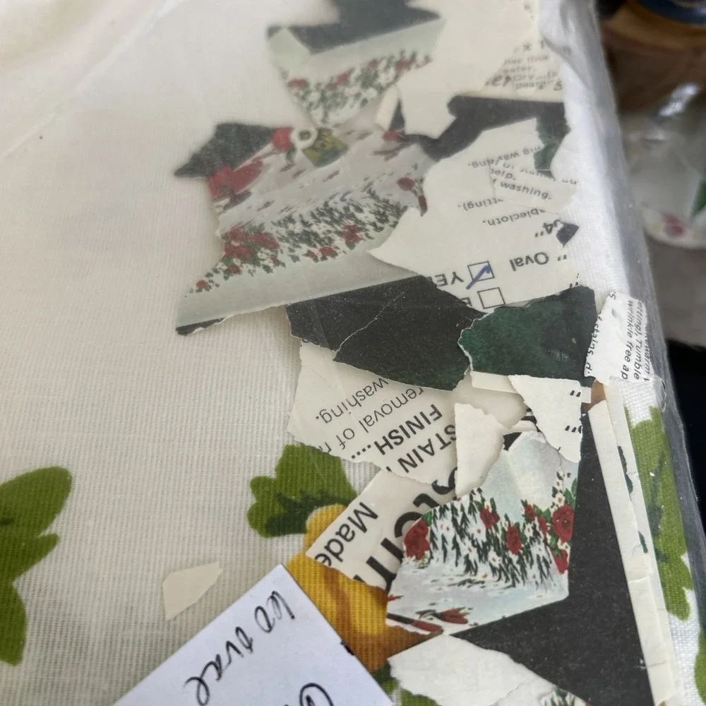 Vintage TASTEMAKER by Stevens Floral Needlepoint Roses Terry Tablecloth 52